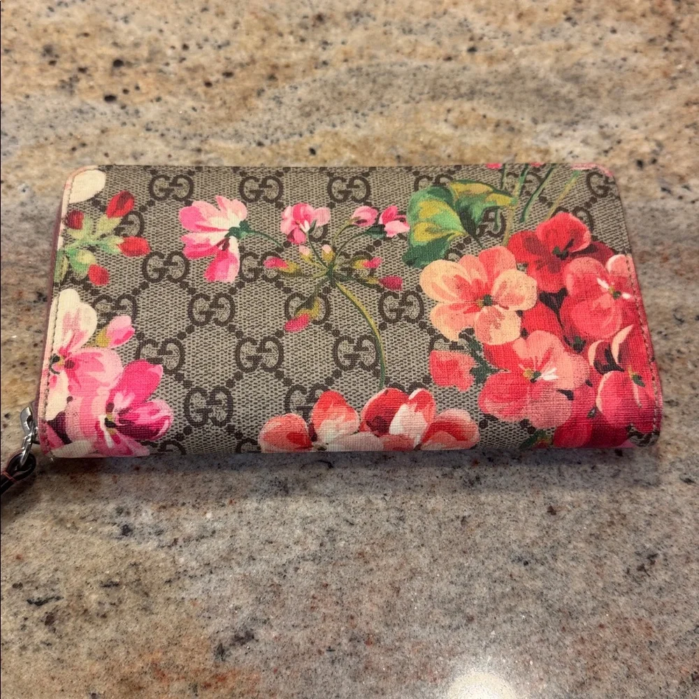 GUCCI SUPREME BLOOMS WALLET Full Inclusion - Picture 4 of 13